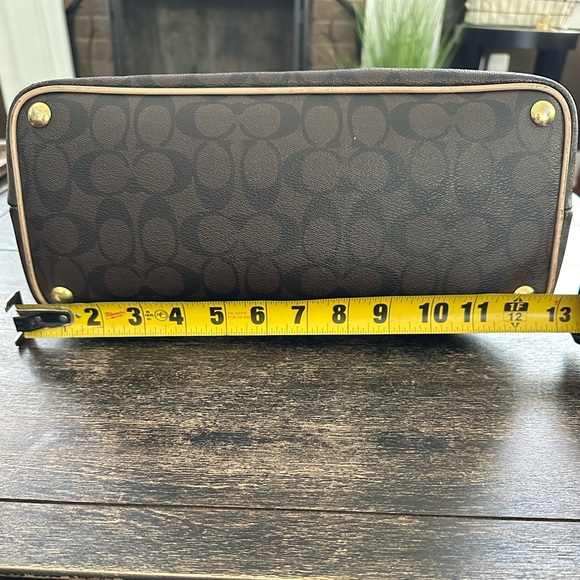 Women’s Coach handbag - Picture 8 of 9